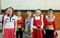 Пасхальное выступление учащихся воскресной школы в курской областной детской клинической больницы на ул. Кольцова 2015