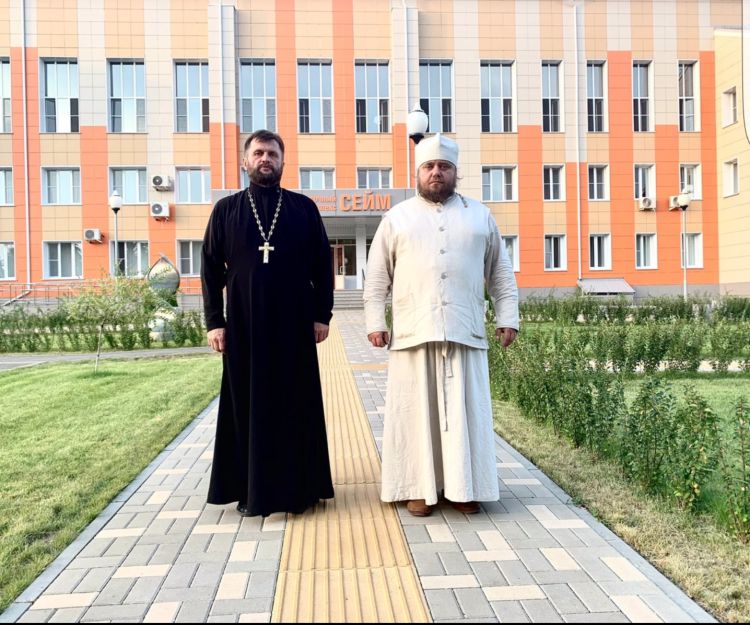 Священники посетили спортивную базу «Сейм»